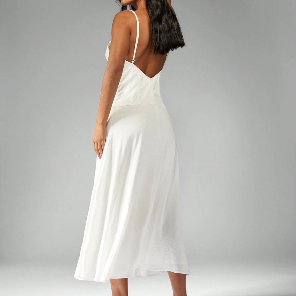 MISSGUIDED Linen V-Neck Empire Waist Dress - Picture 2 of 9